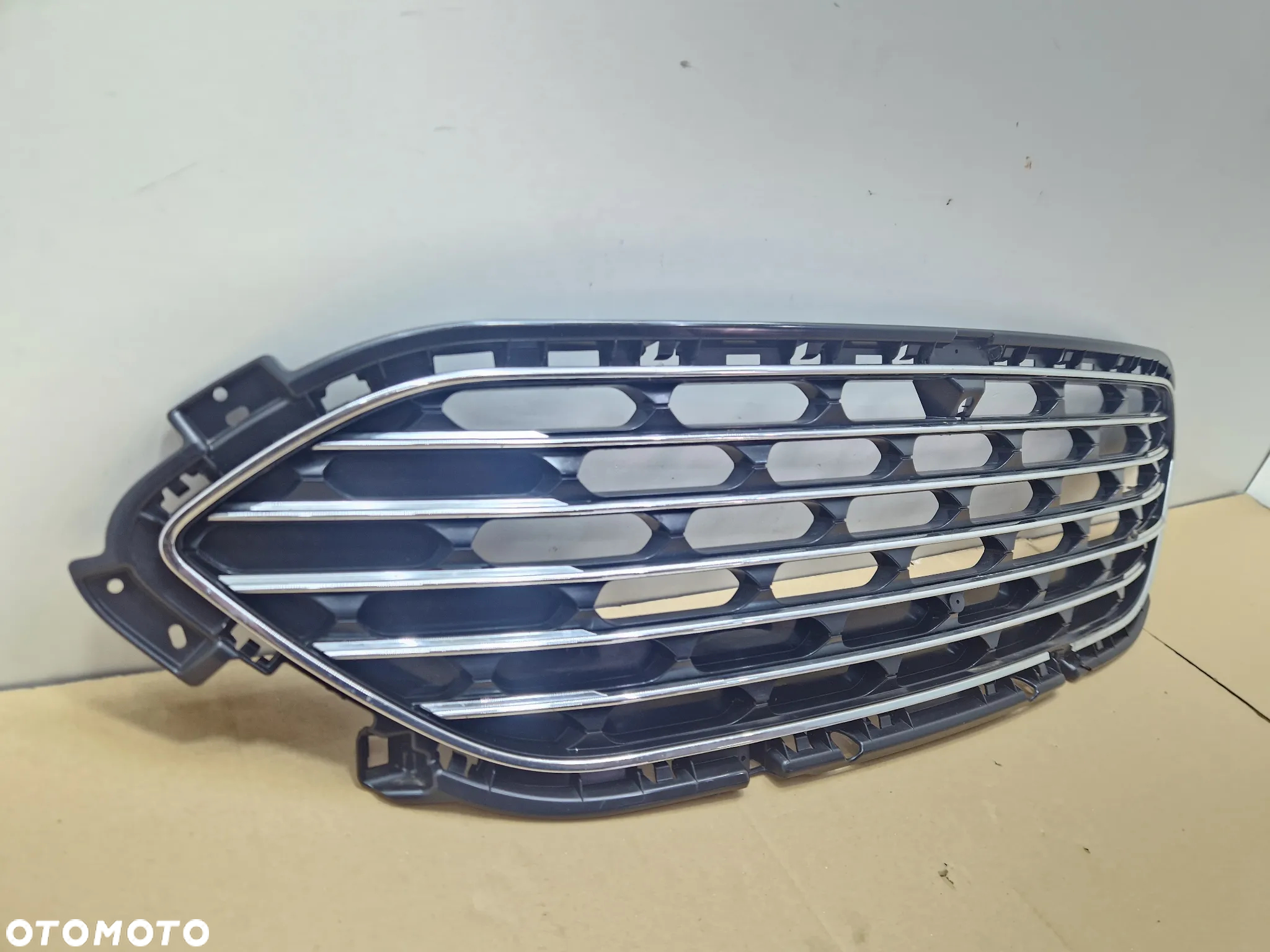 FORD KUGA MK3 III 2020- GRILL ATRAPA KRATKA LV4B-8200-GD - 3