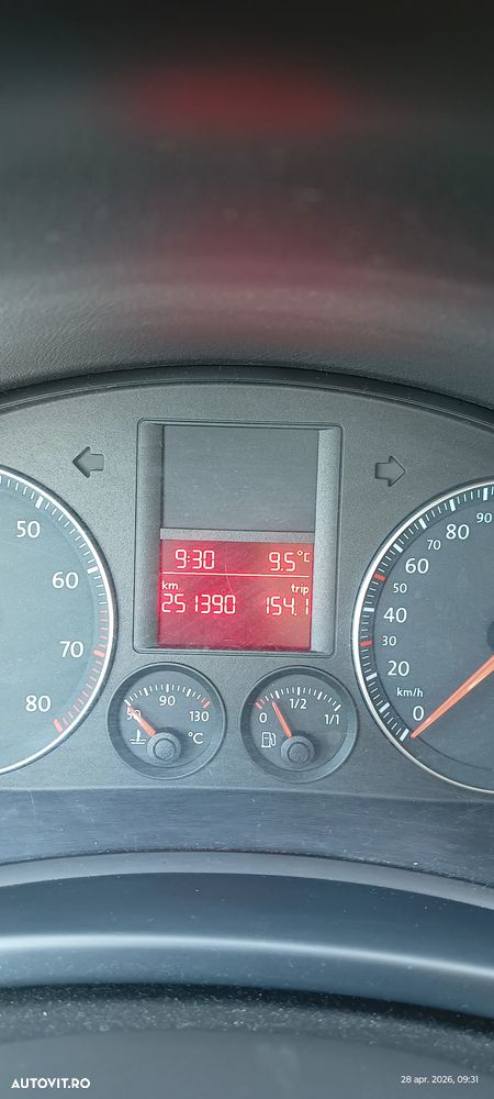Volkswagen Golf 1.6 FSI Individual - 5