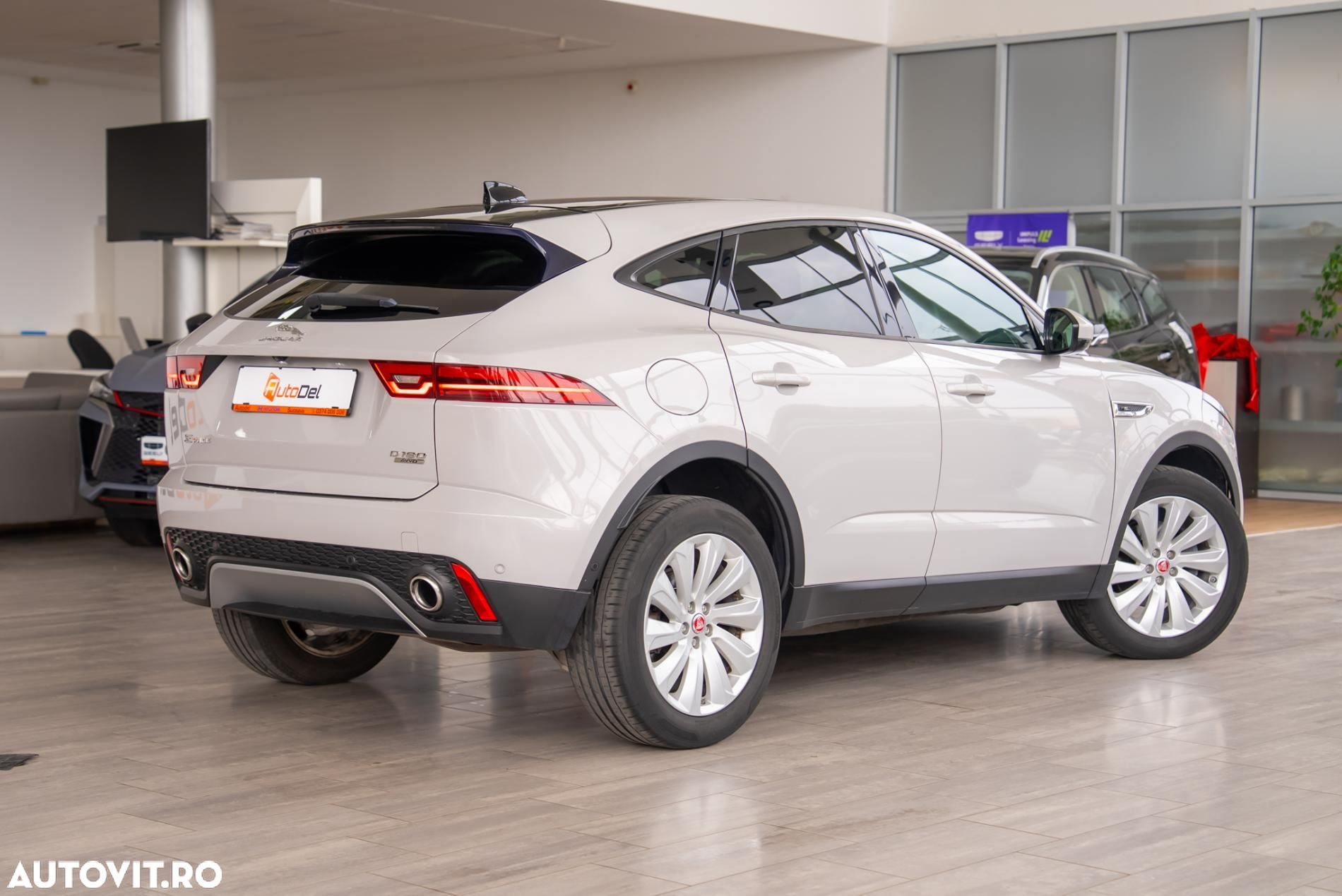 Jaguar E-Pace D150 AWD Aut. HSE - 4