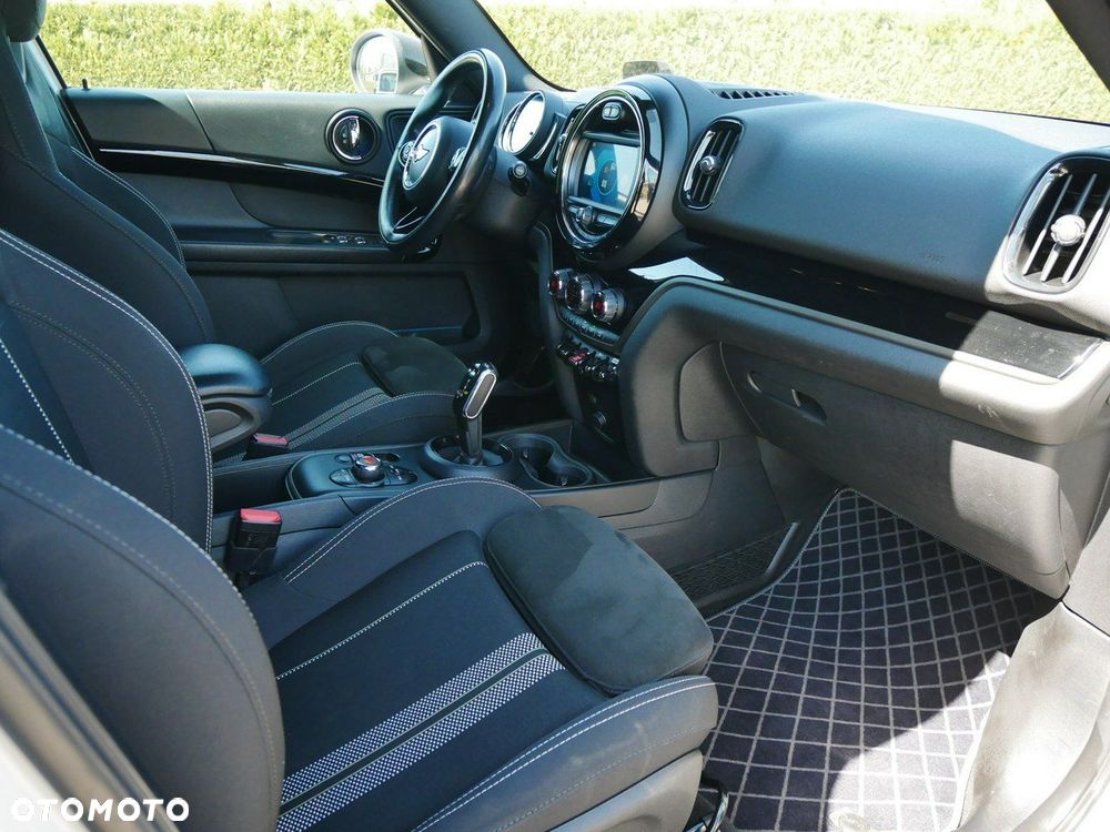 MINI Countryman Cooper D John Cooper Works Trim - 25