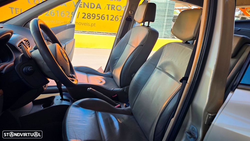 Renault Clio 1.6 16V Initiale Aut. - 12