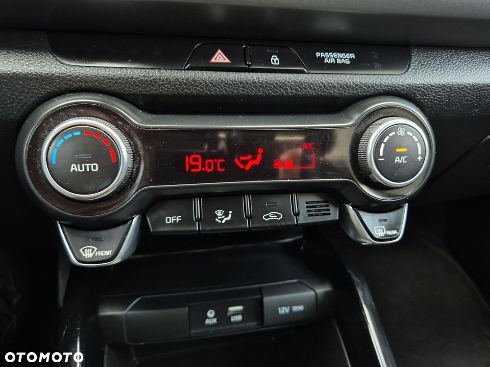 Kia Rio 1.4 L - 22
