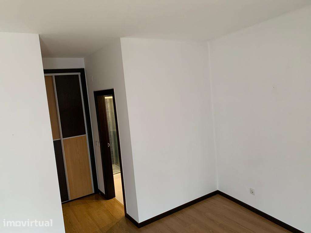 Fabuloso T3 com terraço e garagem dupla - Torres Novas - Grande imagem: 5/11
