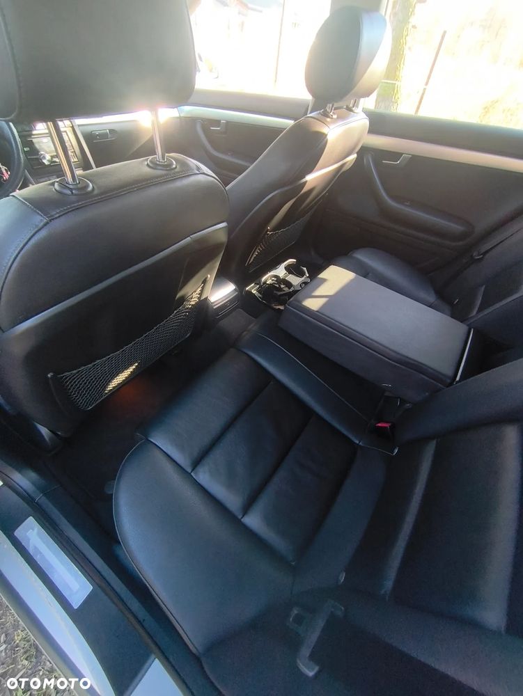 Audi A4 Avant 2.0 T FSI multitronic - 28