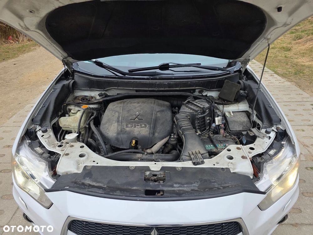 Mitsubishi Outlander 2.2 DID Instyle NAVI EU5 TC-SST - 13