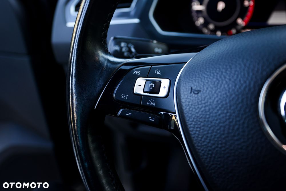 Volkswagen Tiguan 2.0 TDI SCR 4MOTION DSG Highline - 25