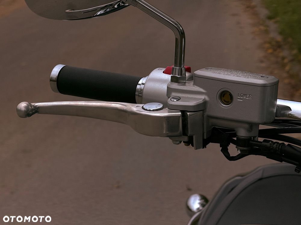 Suzuki Boulevard - 30