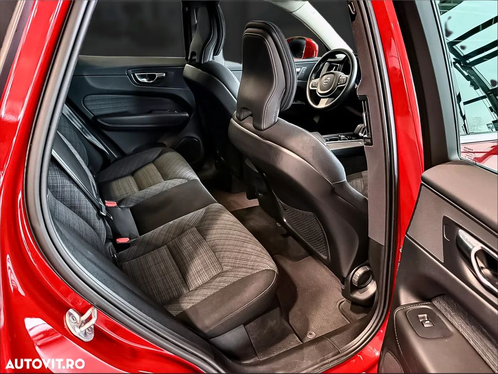 Volvo XC 60 B4 MHEV AT FWD Core - 14