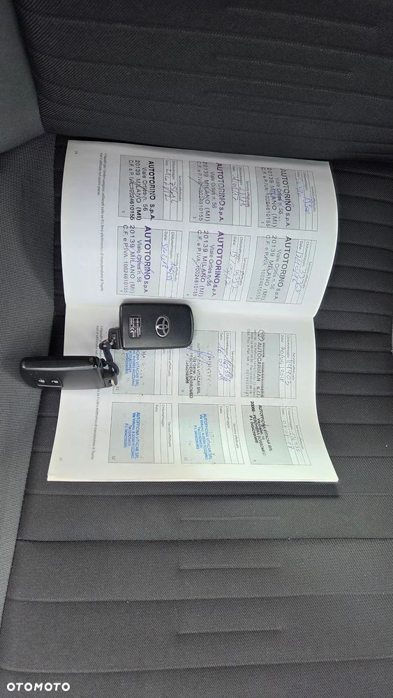 Toyota Auris Hybrid 135 Premium - 16