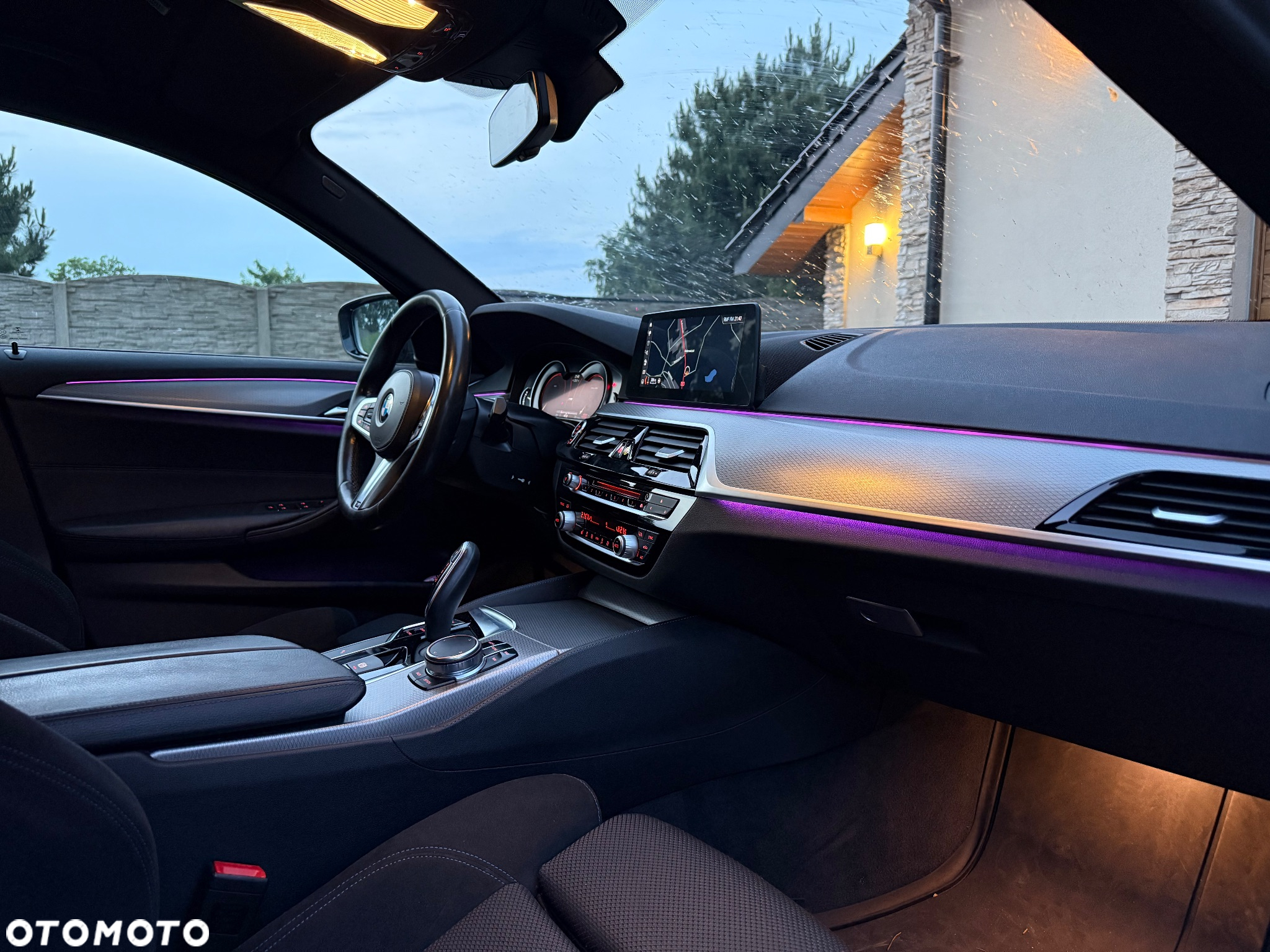 BMW Seria 5 520d M Sport - 8
