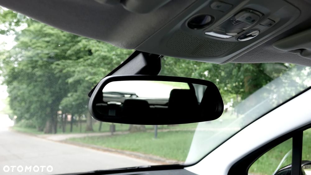 Peugeot 208 120 VTI Allure - 19