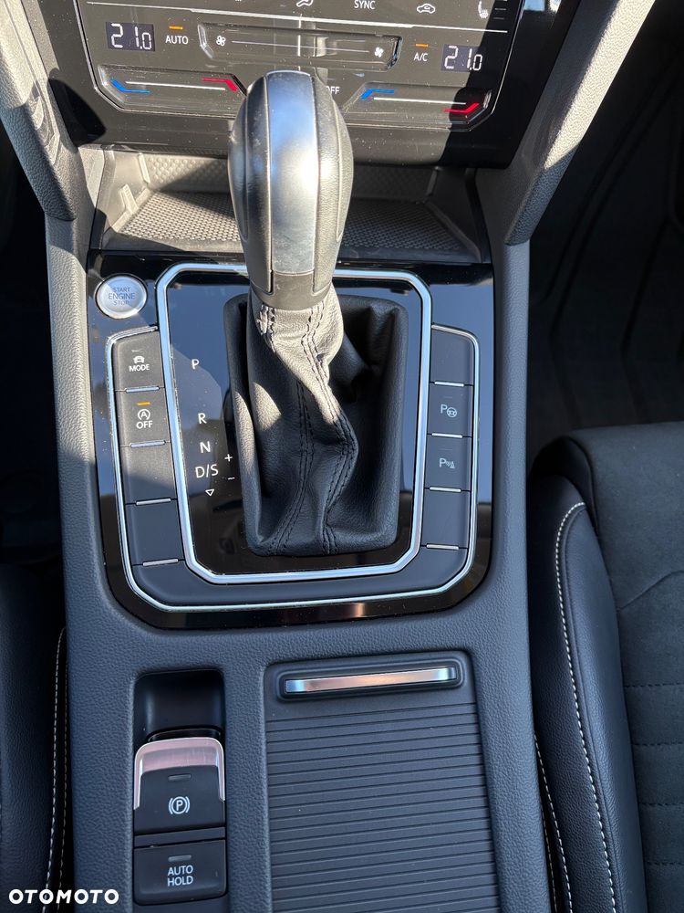 Volkswagen Passat 2.0 TDI EVO Elegance DSG - 23