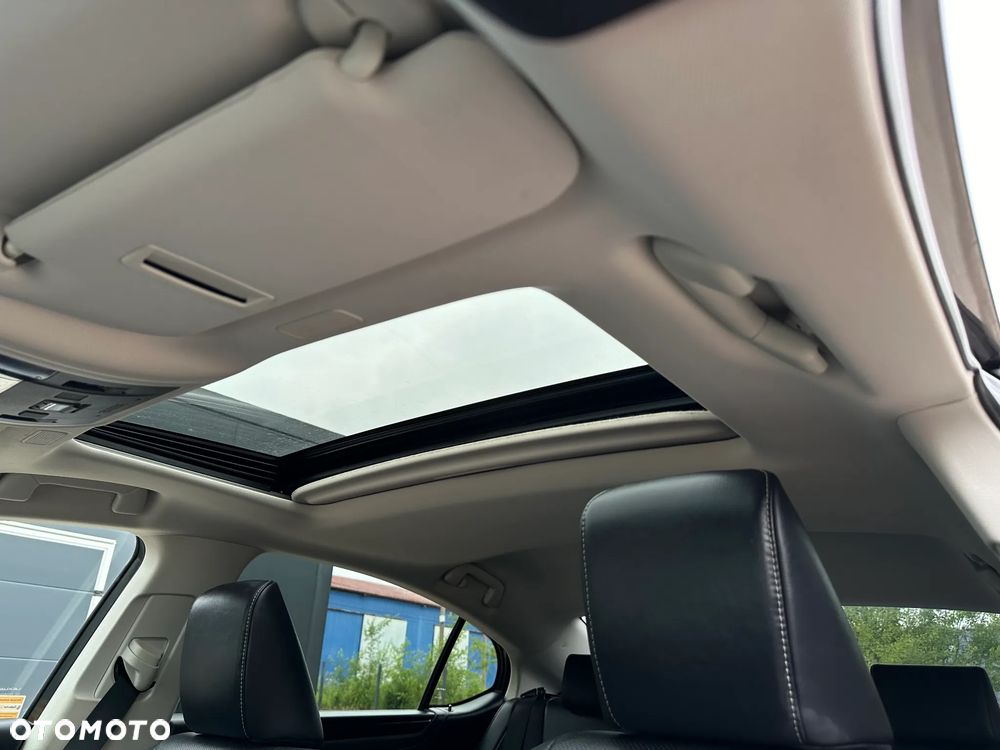 Lexus ES 300h Business Edition - 32