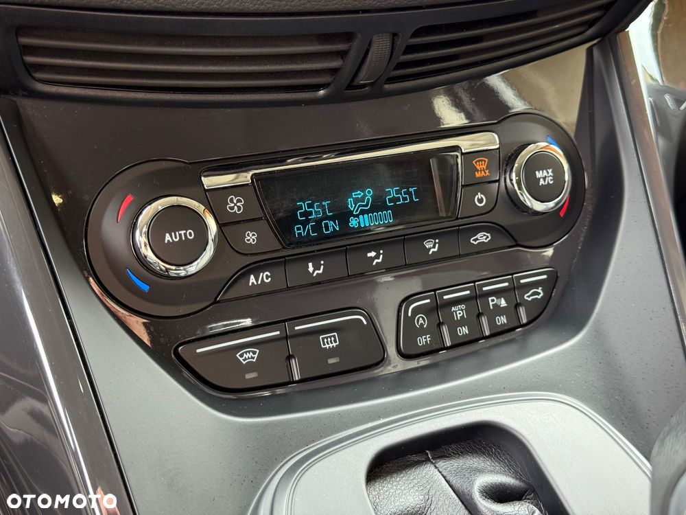 Ford Kuga 2.0 TDCi 4x4 ST-Line - 33