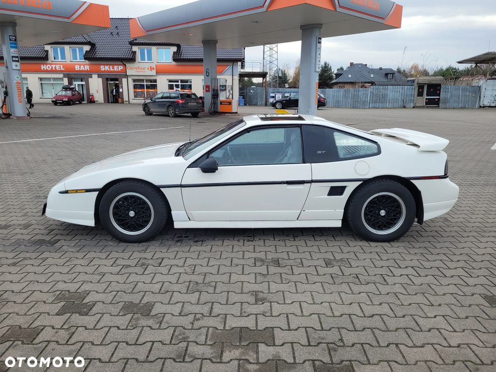 Pontiac Fiero GT - 13