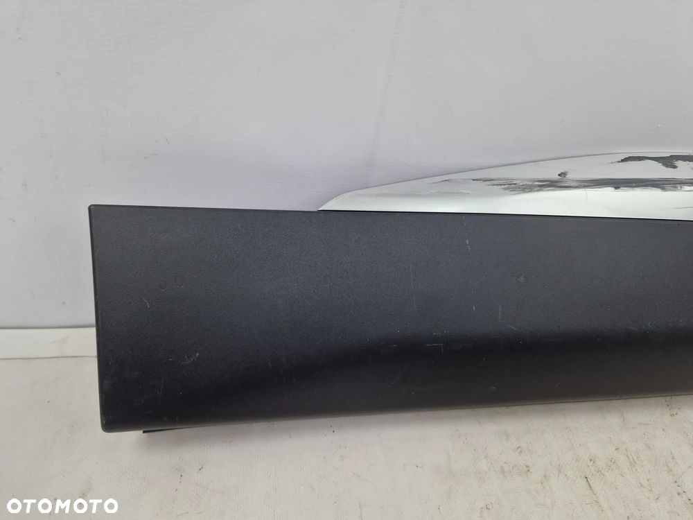 Prawy tył tylna listwa drzwi Peugeot 2008 II  9837637280 - 2