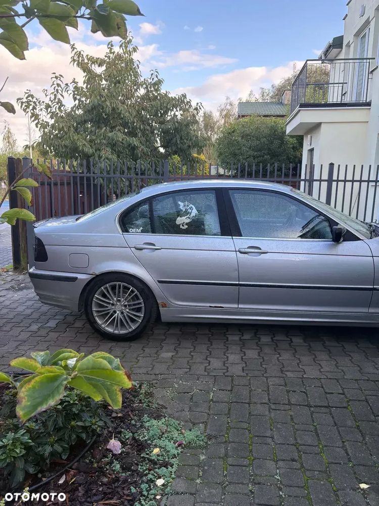 BMW Seria 3 323i - 2