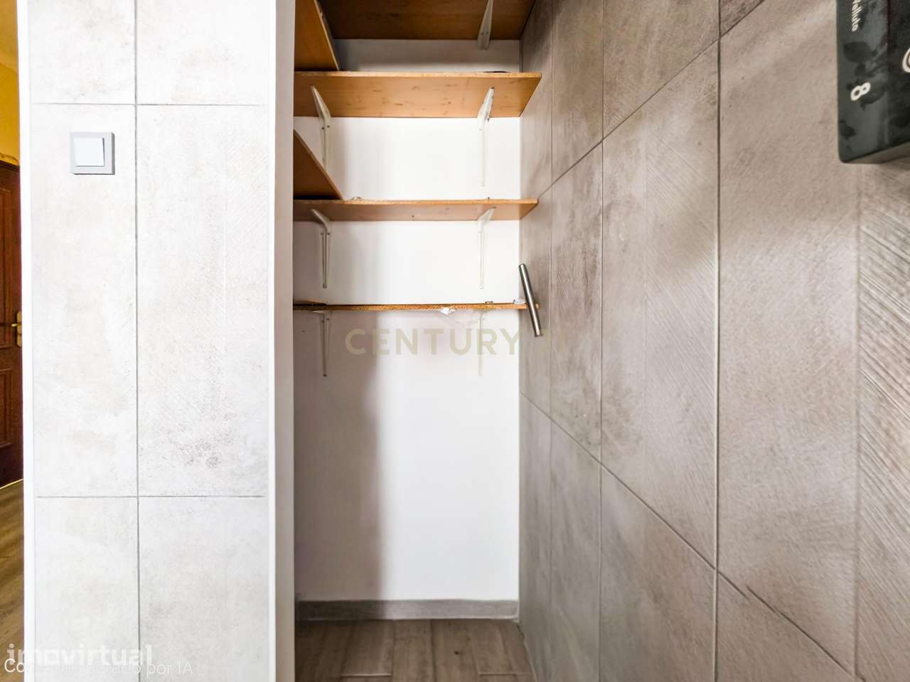 Apartamento T1 com Varanda em Localização Central - Grande imagem: 3/28
