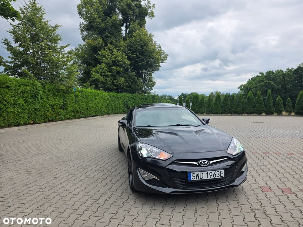 Hyundai Genesis - 2