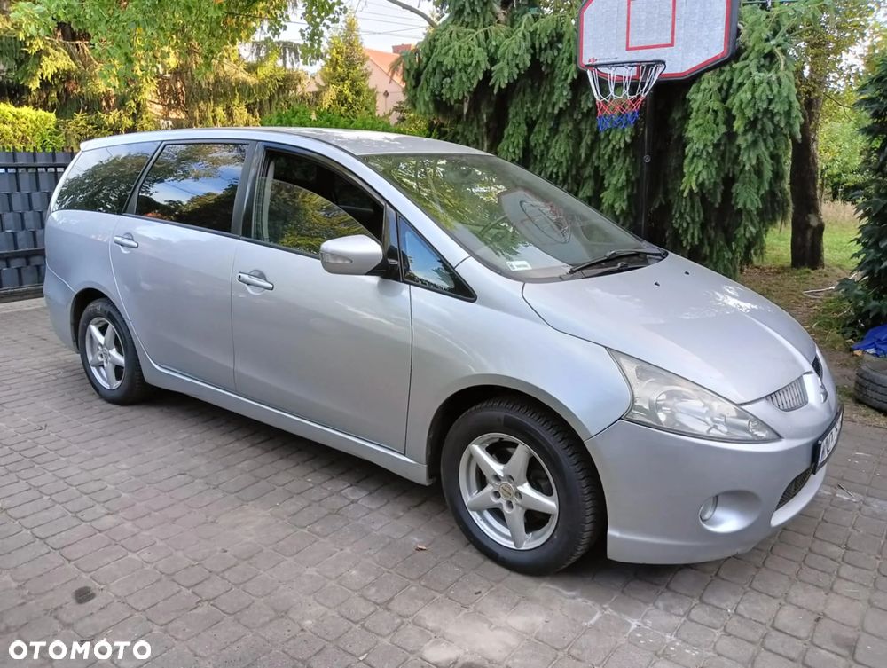 Mitsubishi Grandis 2.0 DI-D 6-Sitzer Intense - 2