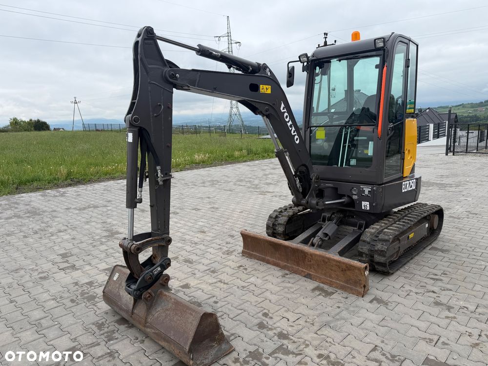 Volvo Ecr25d - 12