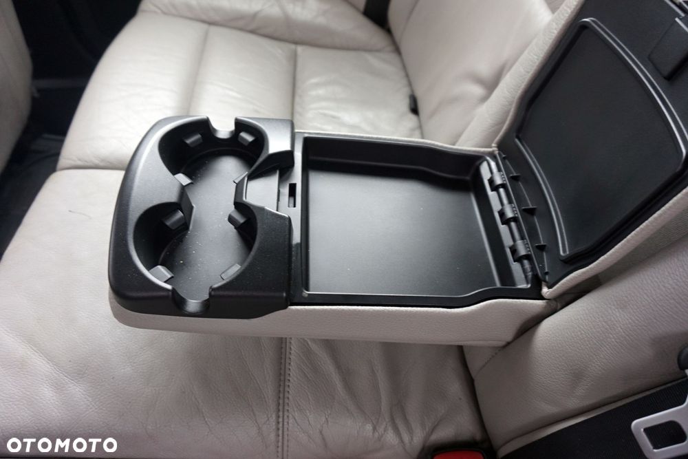 KANAPA TYLNA V50  KOMBI SKÓRA JASNA VOLVO 2004-2007 - 7