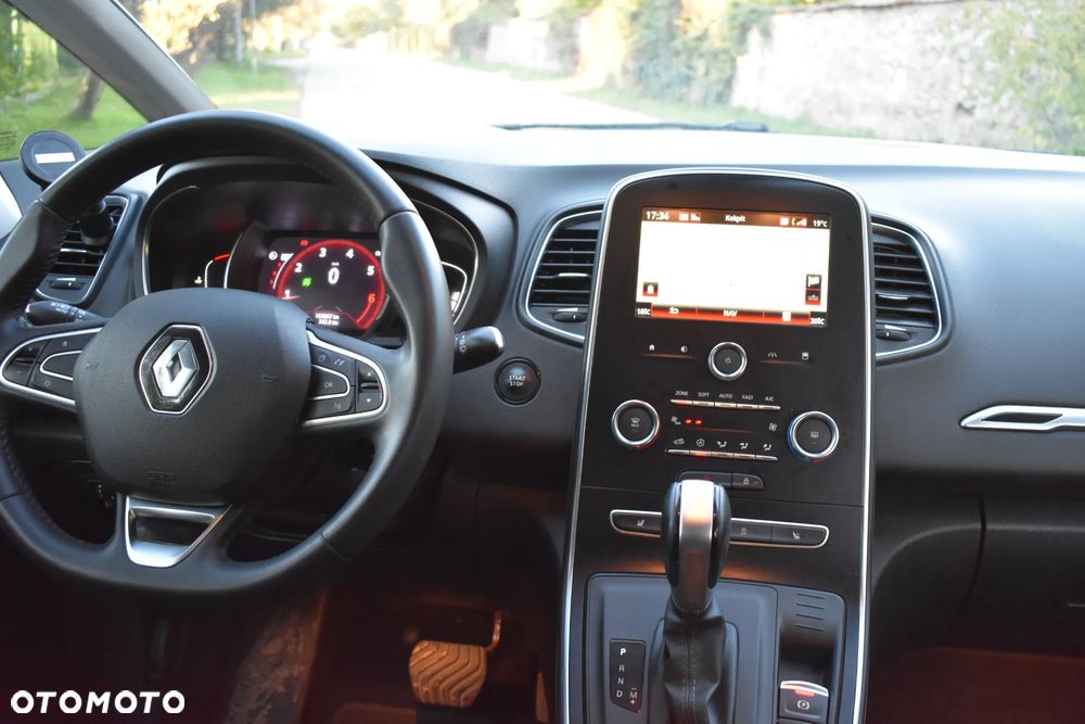 Renault Grand Scenic - 31