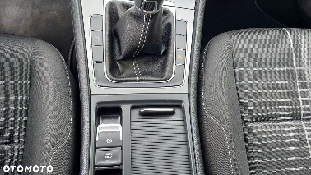 Volkswagen Golf - 19