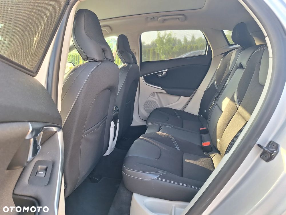 Volvo V40 D2 Momentum - 23