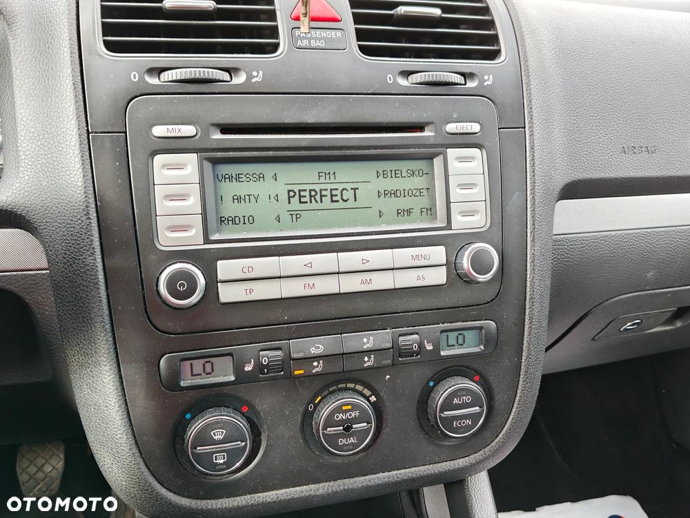 Volkswagen Jetta 1.6 Comfortline - 23