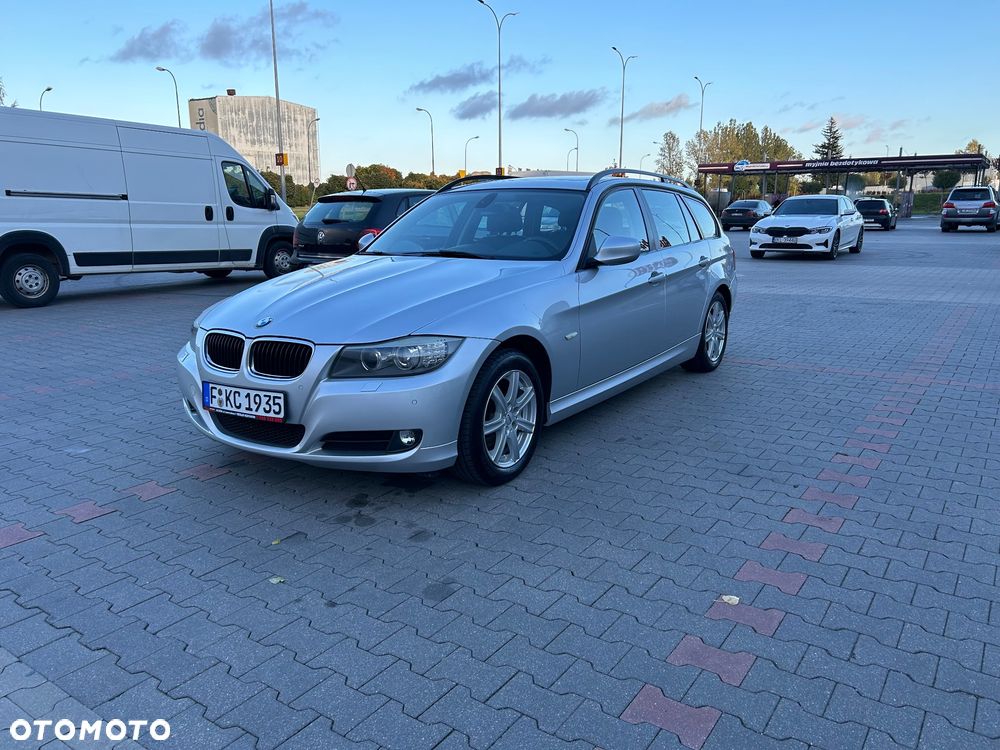 BMW Seria 3 318i Edition Exclusive - 2
