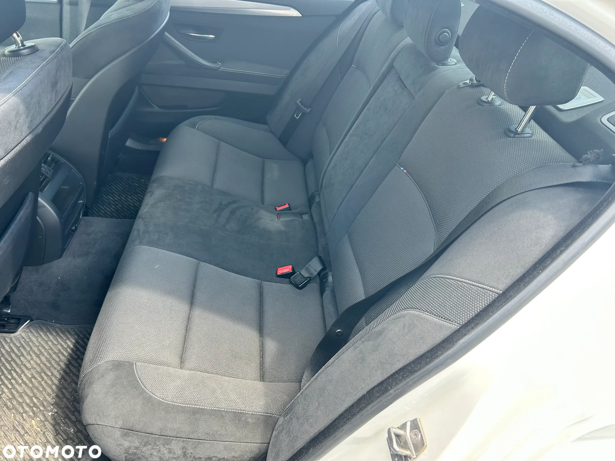 BMW Seria 5 528i xDrive - 9