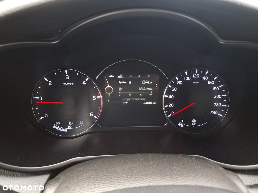 Kia Carens 1.7 CRDi Spirit - 8