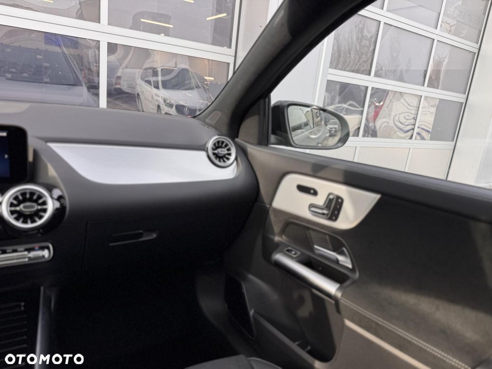 Mercedes-Benz GLA 220 mHEV 4-Matic AMG Line 8G-DCT - 16