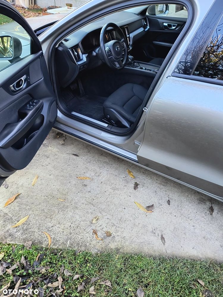 Volvo V60 D4 Momentum - 9