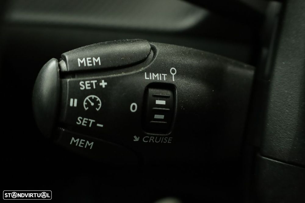 Peugeot 2008 1.2 PureTech GT EAT8 - 18