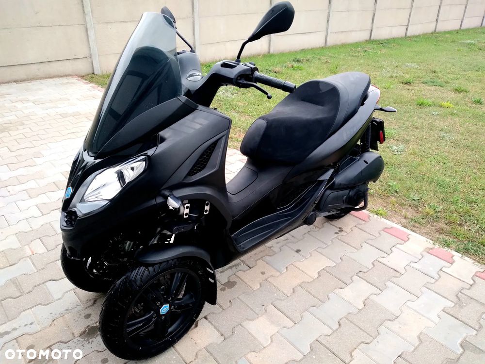 Piaggio MP-3 - 1