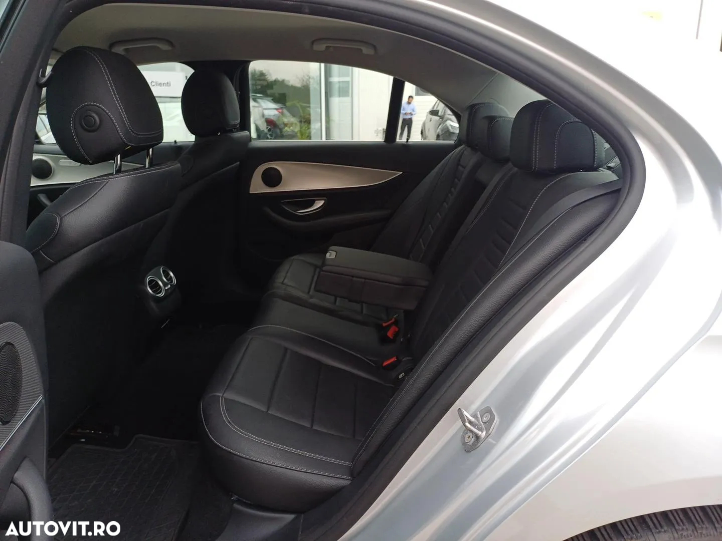 Mercedes-Benz E 200 9G-TRONIC Exclusive - 20