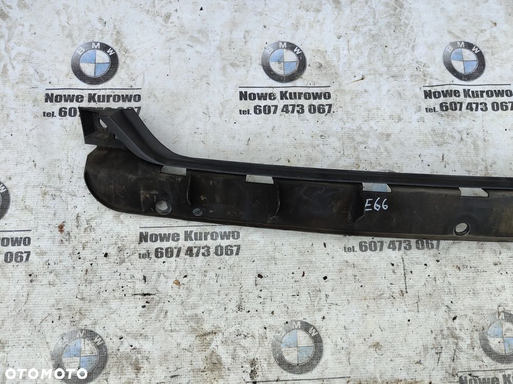 BMW E65 E66 Ślizg zderzaka tył tylny środkowy 8223270 - 2