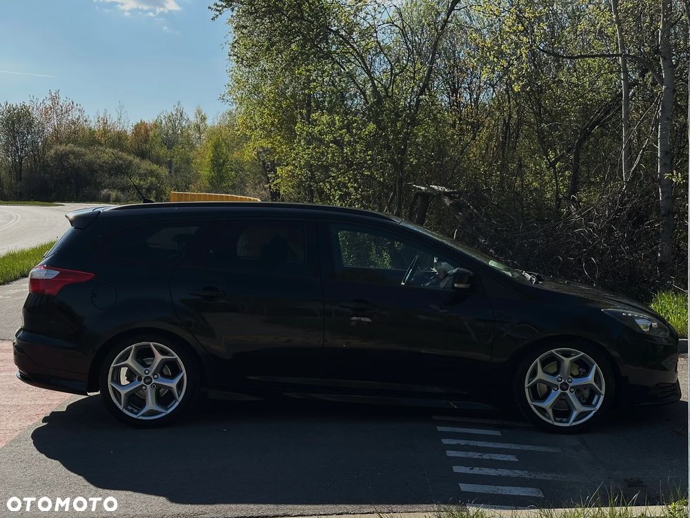 Ford Focus 2.0 EcoBoost ST mit Leder-Sport-Paket - 15