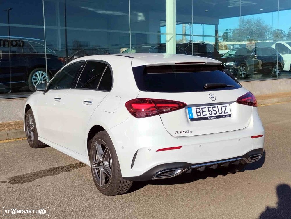 Mercedes-Benz A 250 e AMG Line - 11