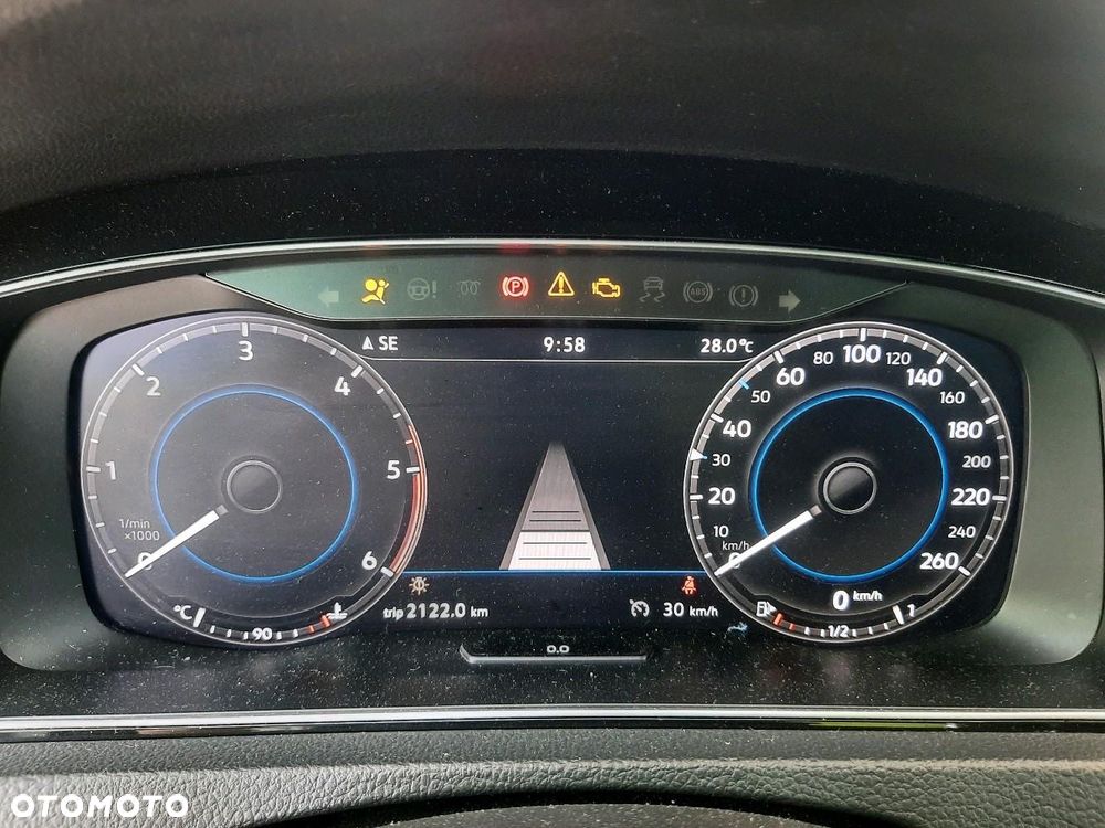 Volkswagen Golf - 10