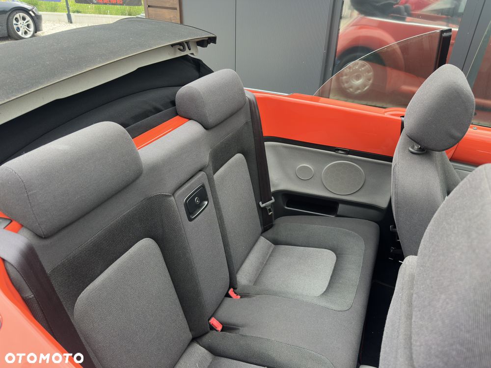 Volkswagen New Beetle - 20