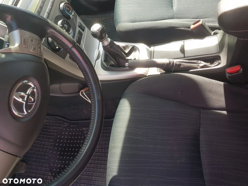 Toyota Corolla 1.6 Luna - 10