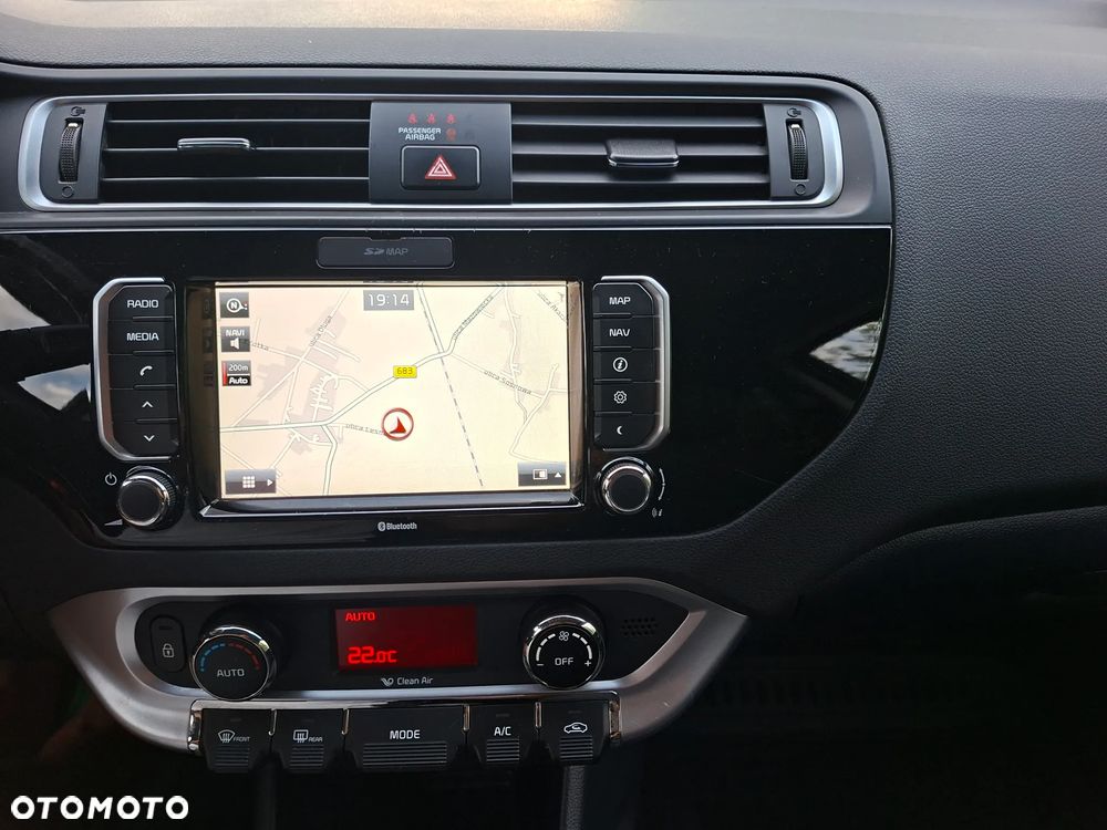 Kia Rio 1.2 Dream Team Edition - 4