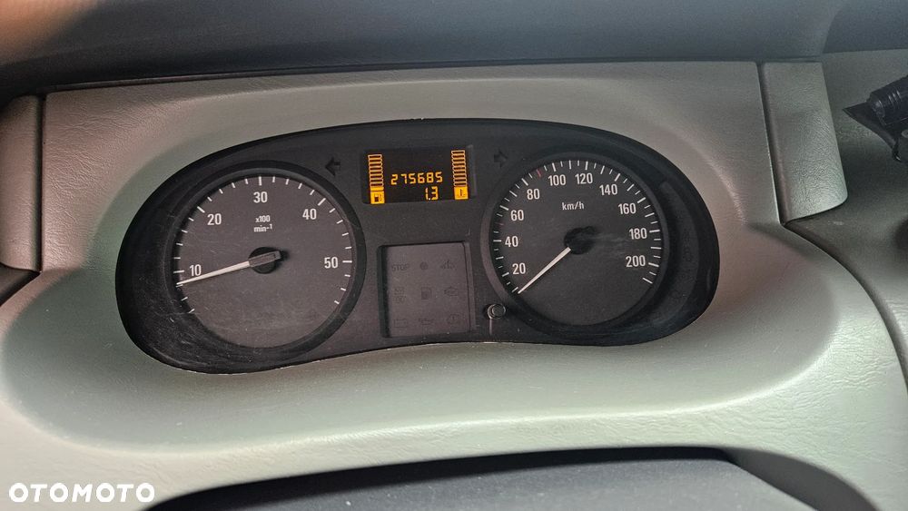 Opel Vivaro - 11
