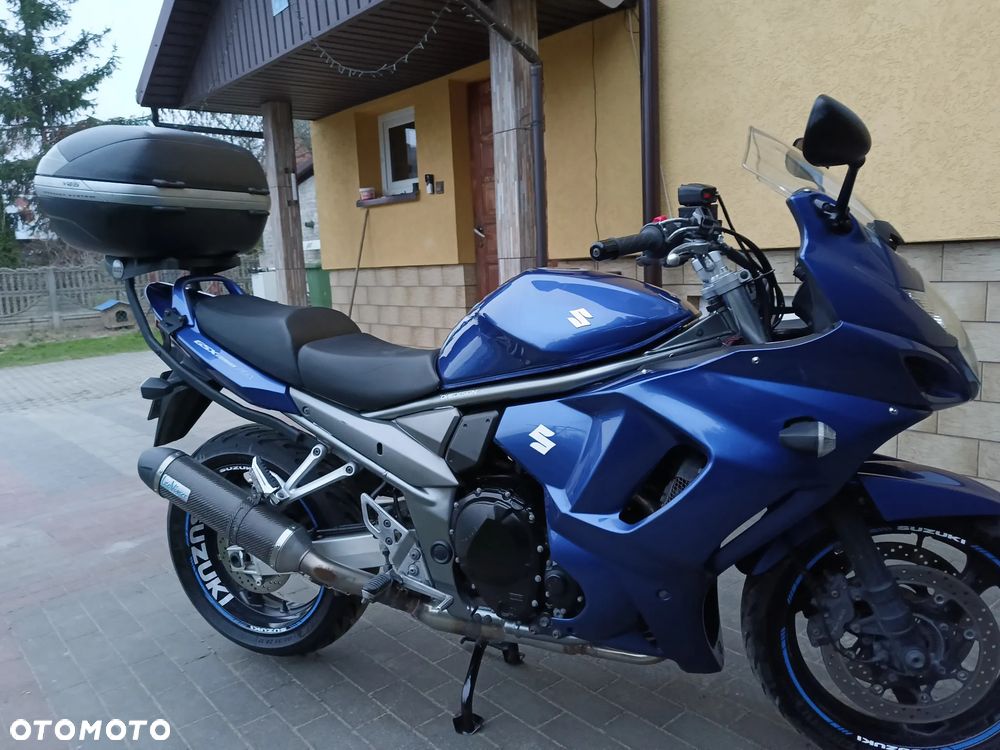 Suzuki GSX - 3