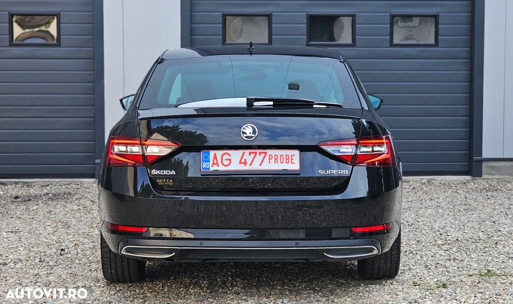 Skoda Superb 2.0 TDI DSG Sportline - 23