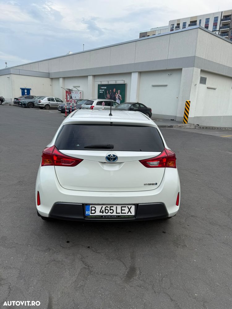 Toyota Auris 1.8 L VVT-i Sol - 2