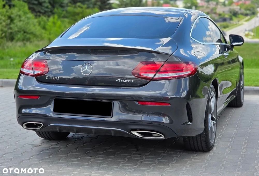 Mercedes-Benz Klasa C 300 9G-TRONIC AMG Line - 11